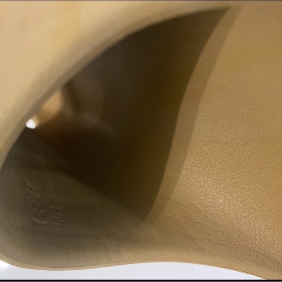 Adidas Yeezy slides size 4 ochre colorway - Picture 4 of 10